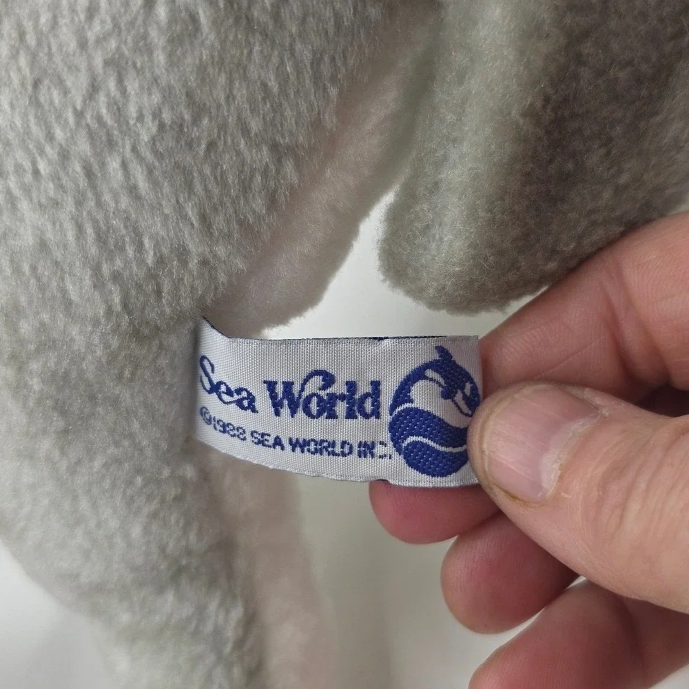 Seaworld wildlife artists